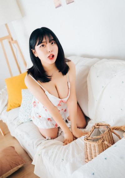 25岁女高中生